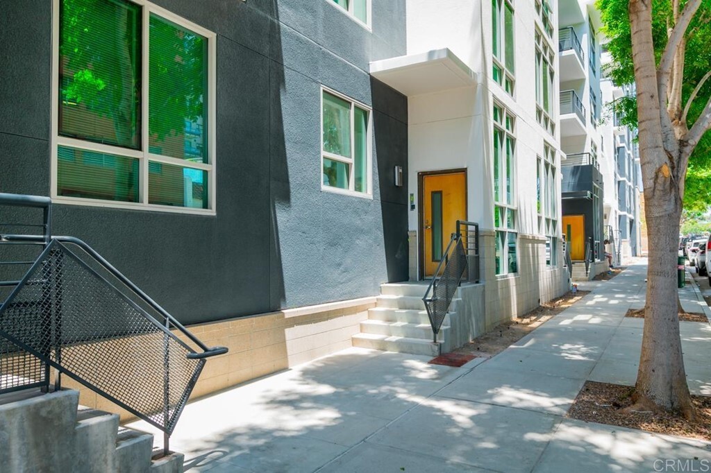 Property Photo: 425 W Beech St. 226 CA 92101
