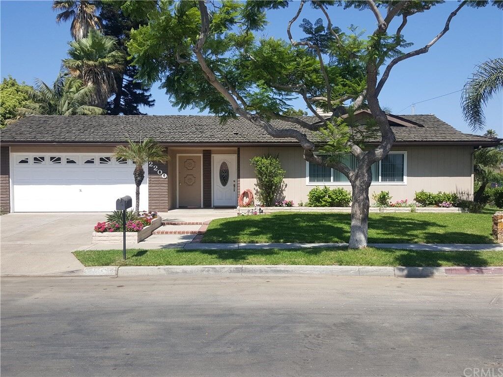 Property Photo:  2200 Francisco Drive  CA 92660 