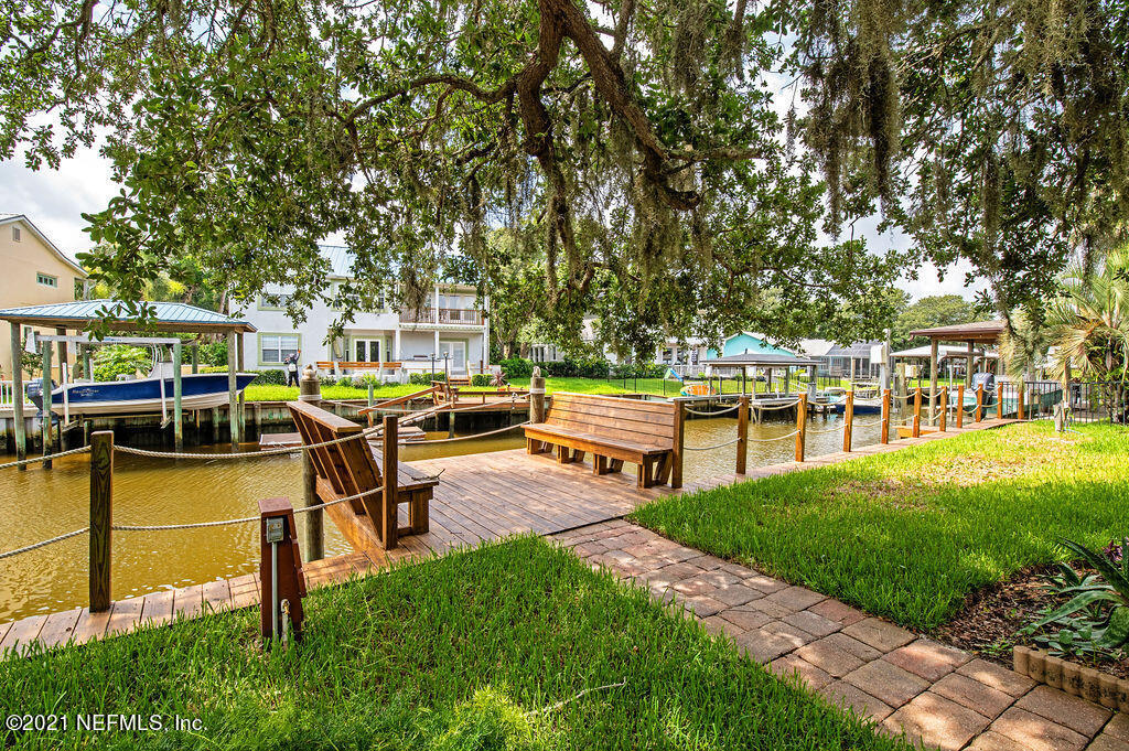 Property Photo: 6373 Putnam Street FL 32080