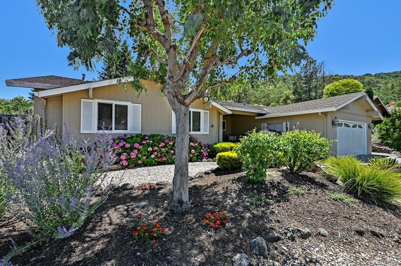 Property Photo:  872 Tamarack Drive  CA 94903 