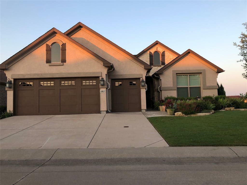 Property Photo: 11813 Southerland Drive TX 76207