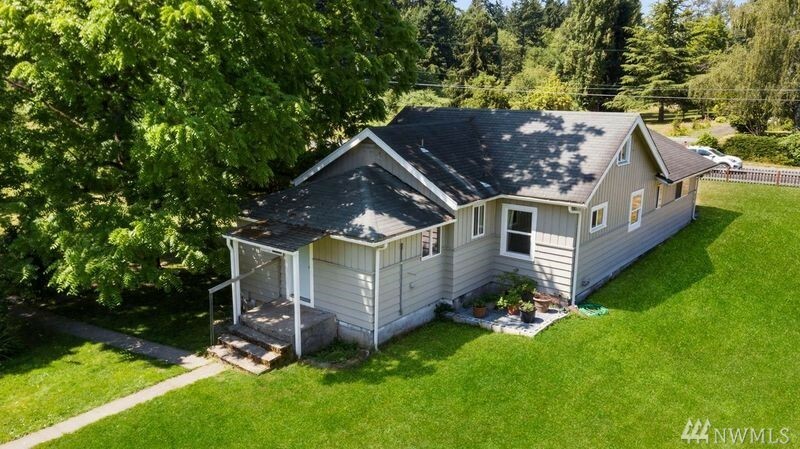 Property Photo:  8107 Vickery Ave E  WA 98443 