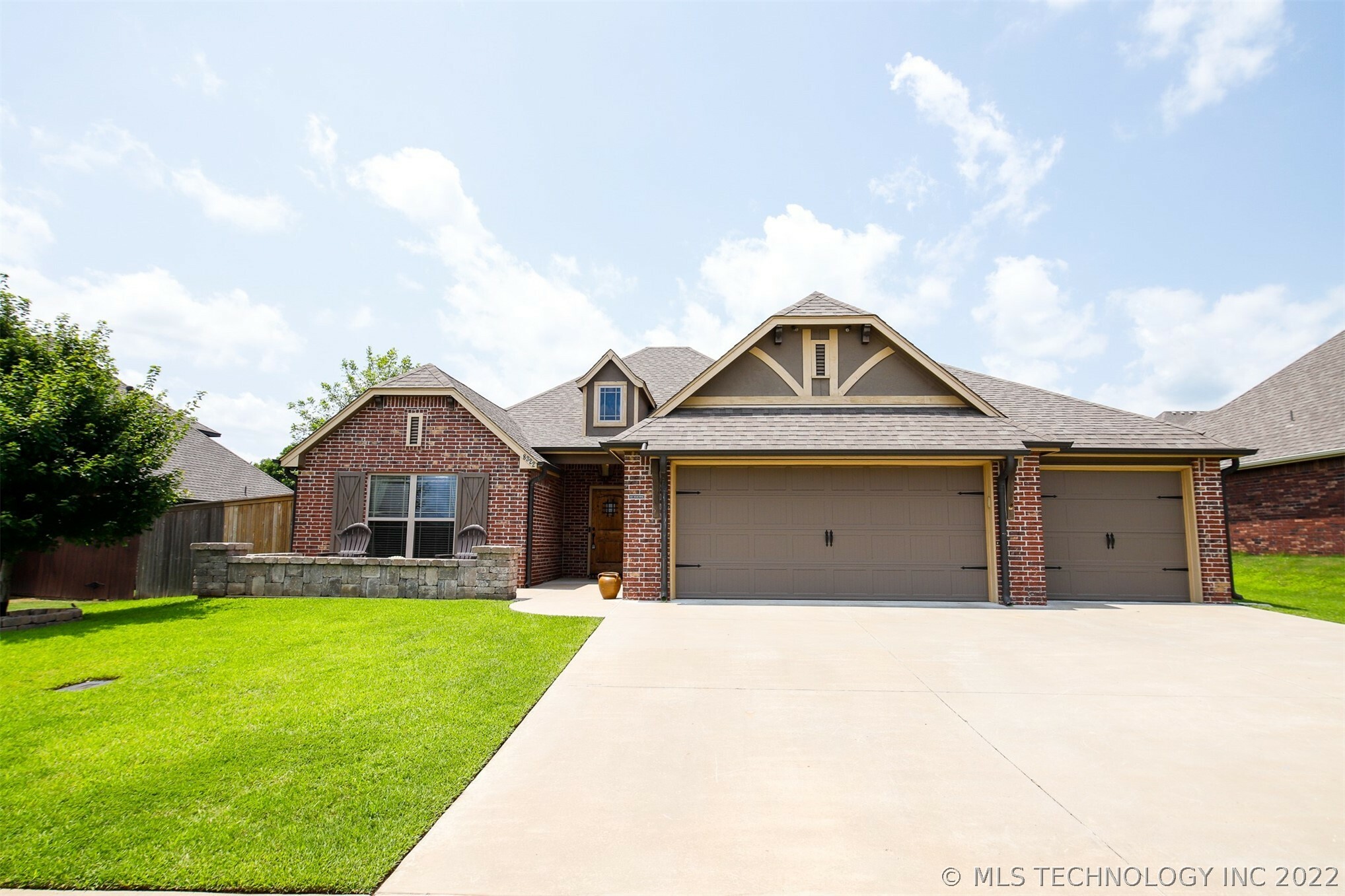 Property Photo: 8322 N 74th Avenue OK 74055