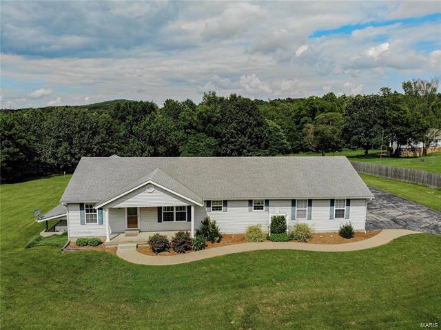 Property Photo: 826 Brice Drive 63028