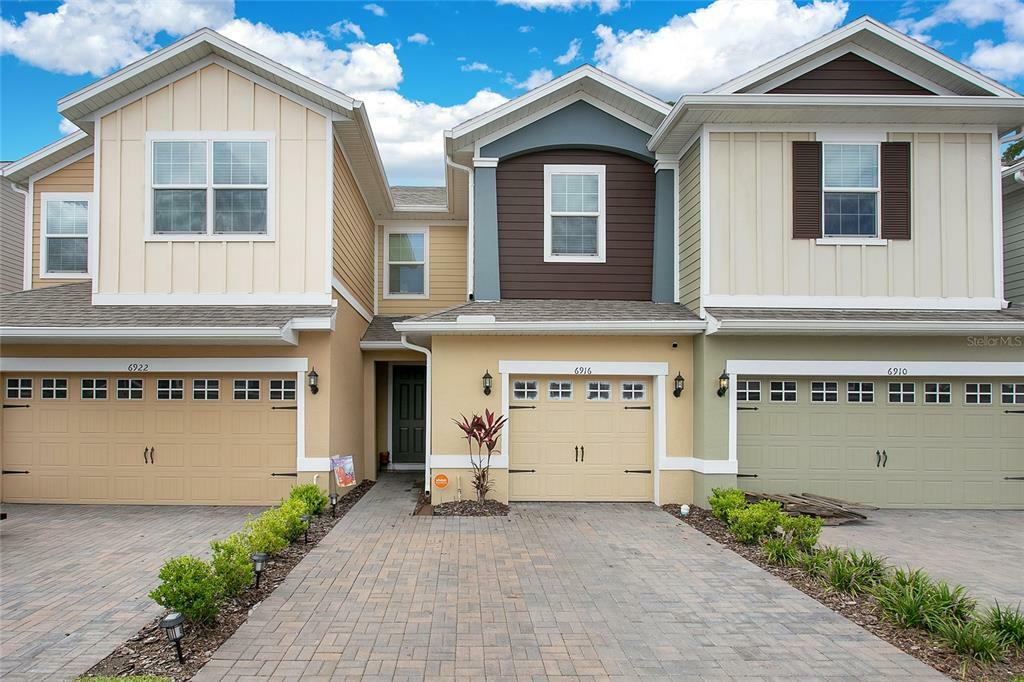 Property Photo: 6916 Tussilago Way FL 32822