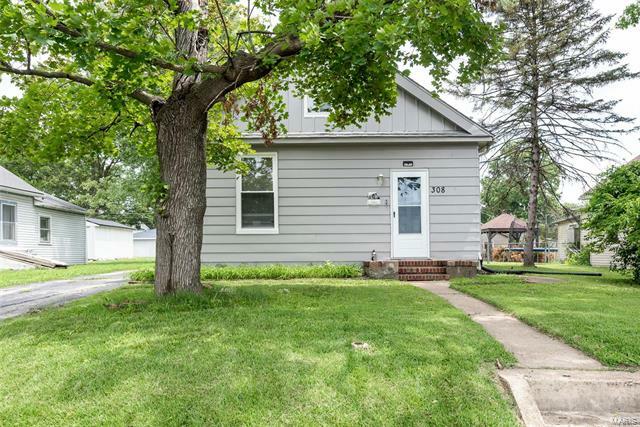 Property Photo:  308 Virginia Ave.   63019 