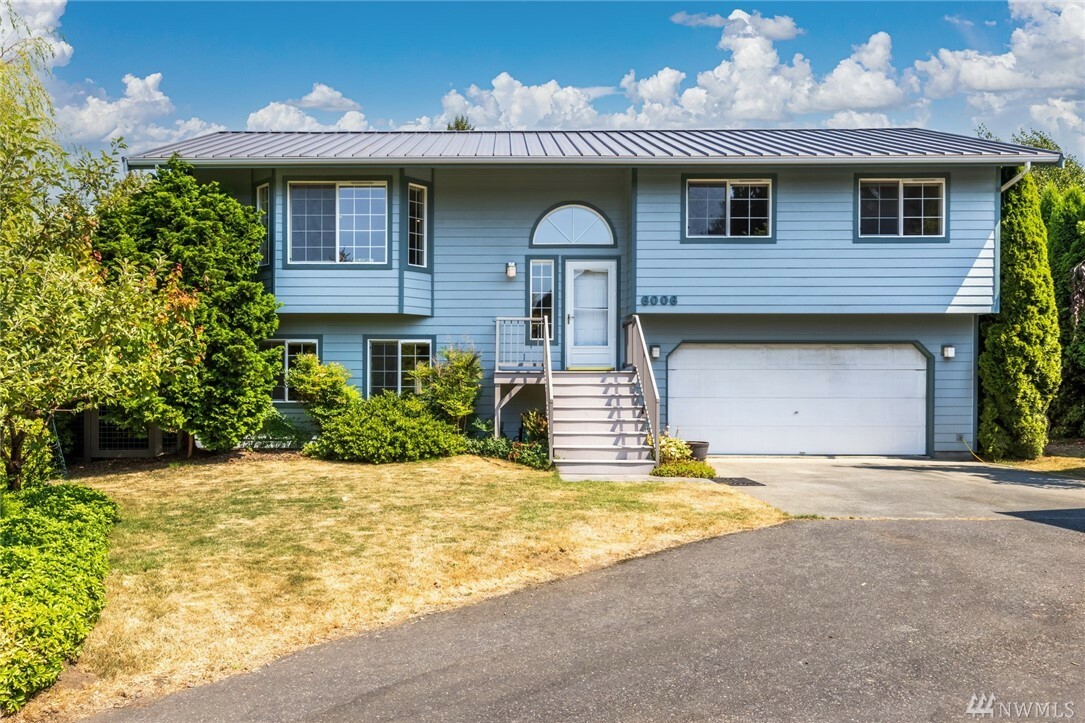 Property Photo:  6006 Diamond Lane  WA 98248 