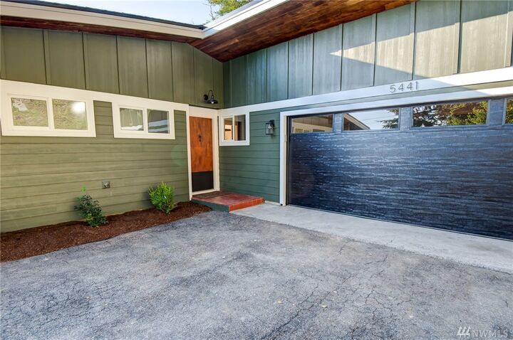 5441 Cherry St  Freeland WA 98249 photo