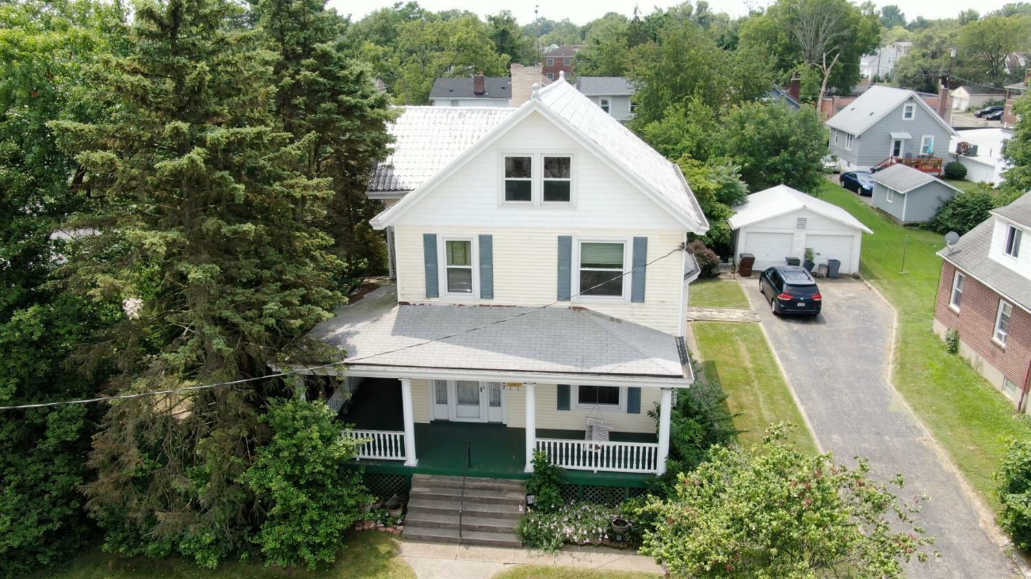 Property Photo:  1727 De Armand Ave  OH 45239 