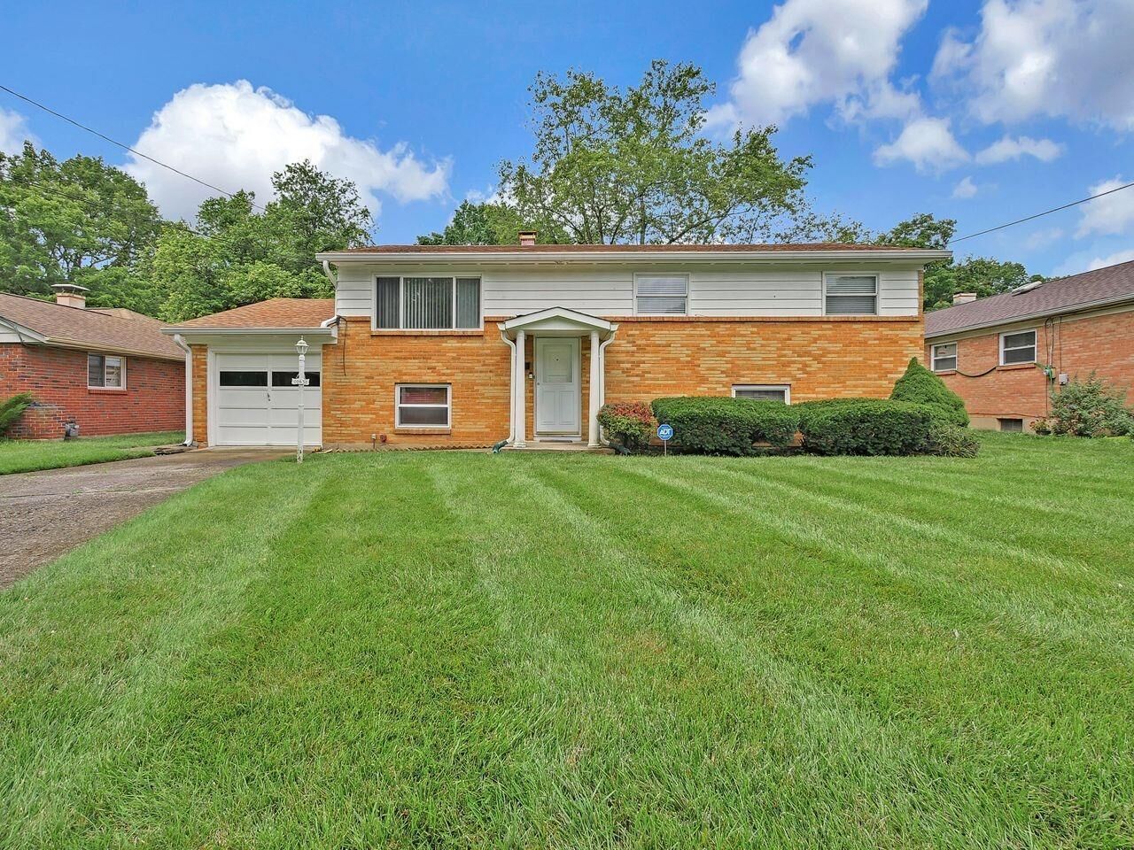 Property Photo: 10631 Forestdale Ln OH 45240