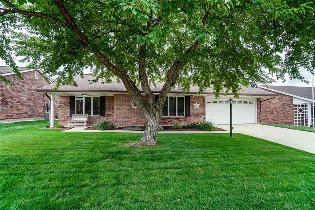 Property Photo: 1228 Waterbury Place OH 45373