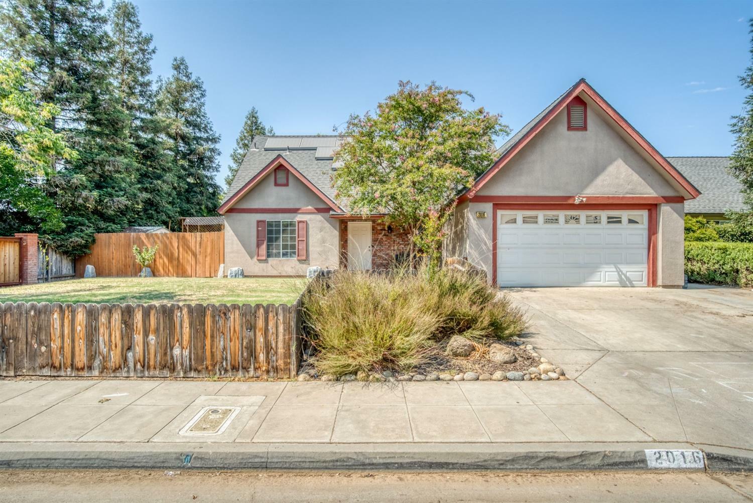 Property Photo:  2016 E Decatur Avenue  CA 93720 