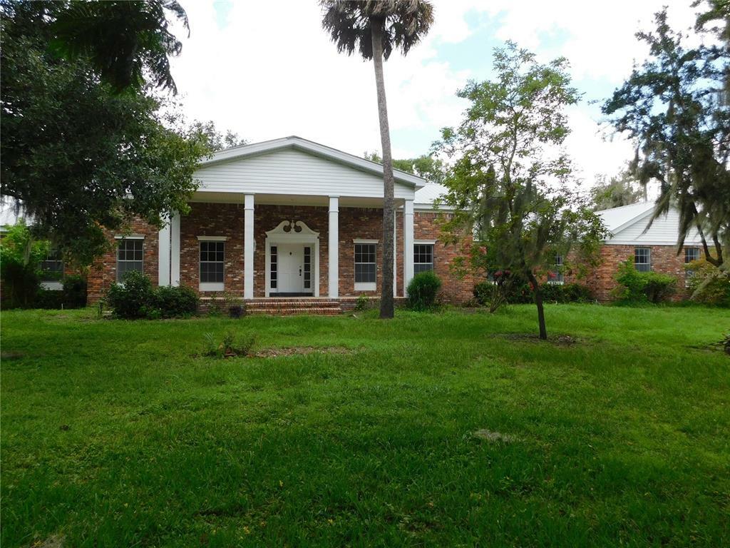 Property Photo:  2011 County Line Road E  FL 33834 