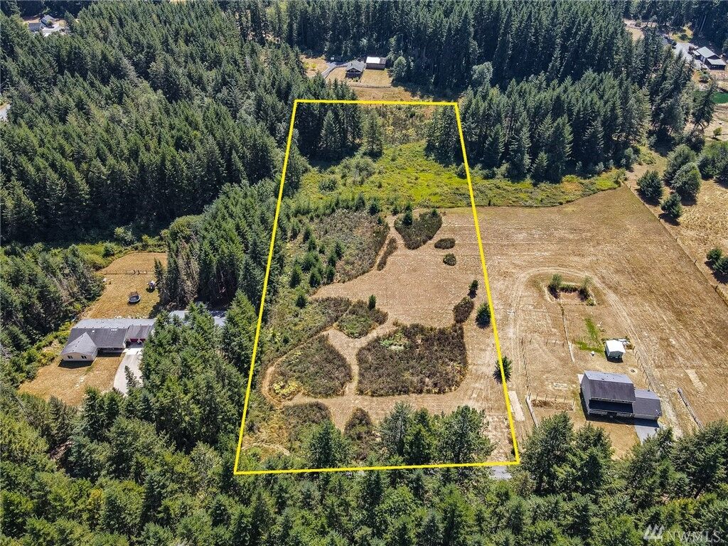 Property Photo:  250 23 Hewitt Rd  WA 98532 