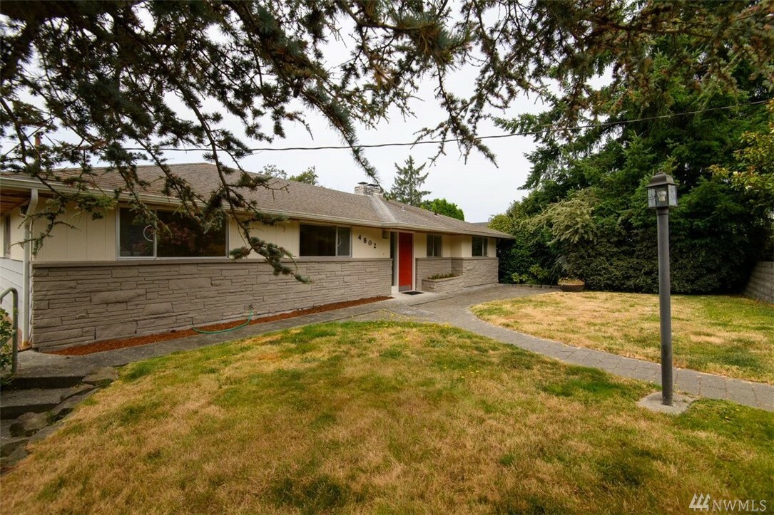 Property Photo: 4802 Gardner Ave WA 98203