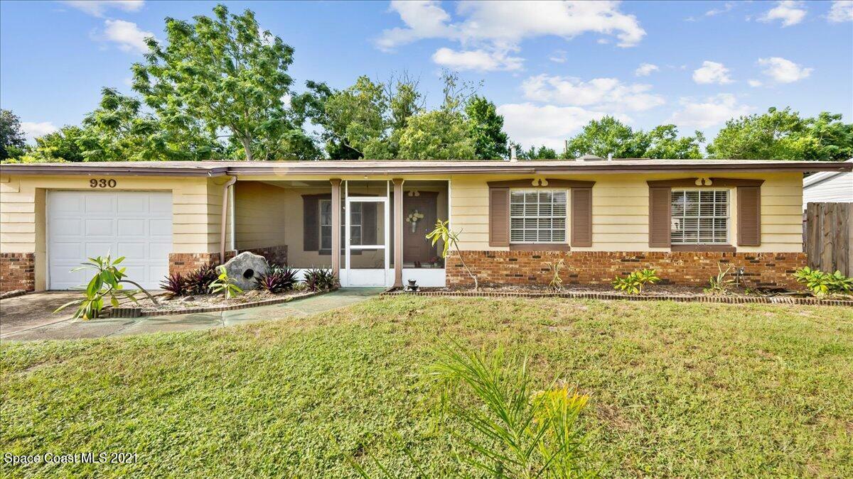 Property Photo:  930 Margie Drive  FL 32780 