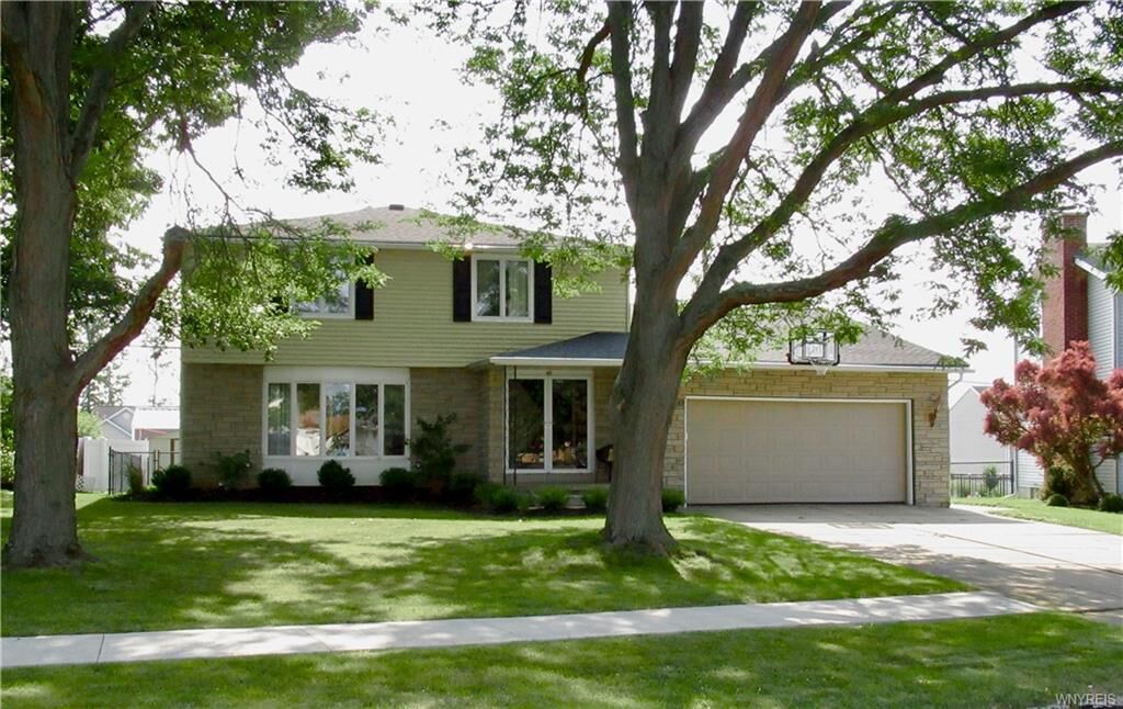 Property Photo:  45 Hemlock Drive  NY 14224 