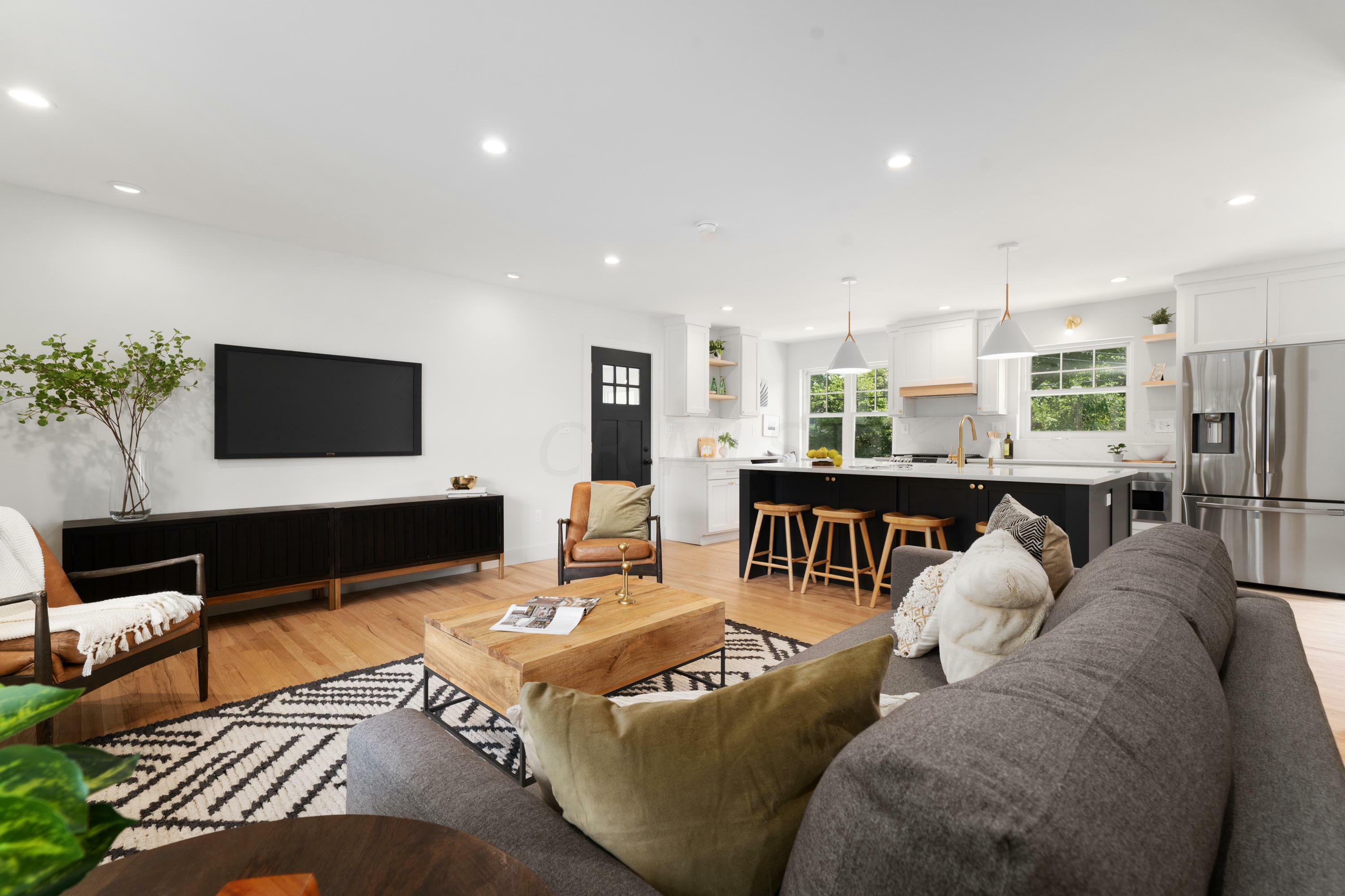 Property Photo: 3078 Carisbrook Road OH 43221