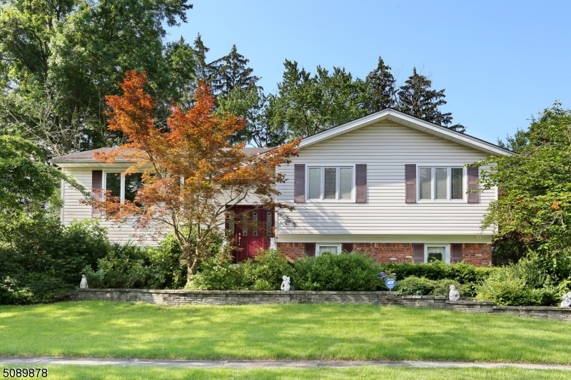 Property Photo:  47 Franklin Ct  NJ 07630 