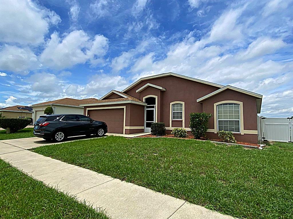 Property Photo:  445 Savanna Pointe Street  FL 33884 