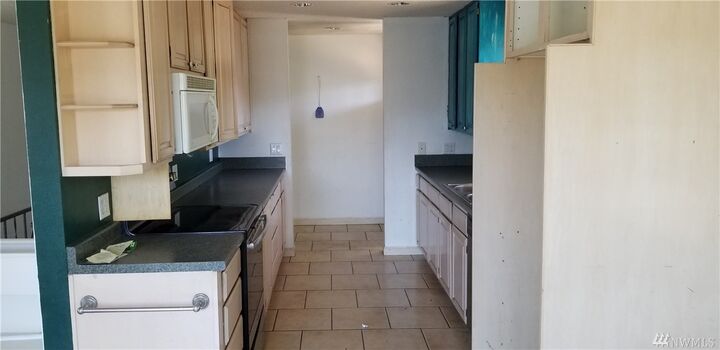 Property Photo:  1123 4th St SE  WA 98802 