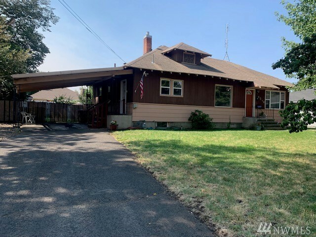 Property Photo: 1040 Waverly St WA 99362