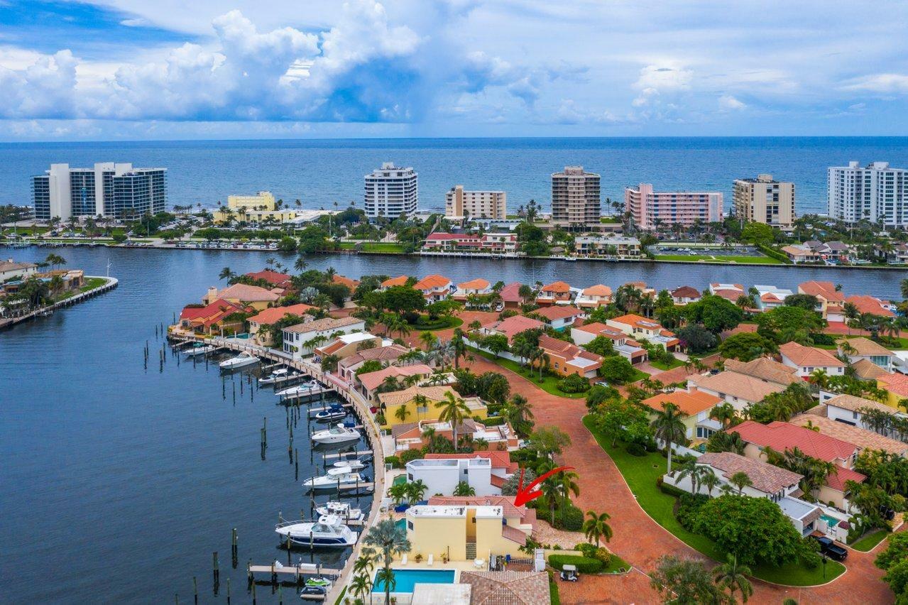 Property Photo: 483 Pelican Way FL 33483