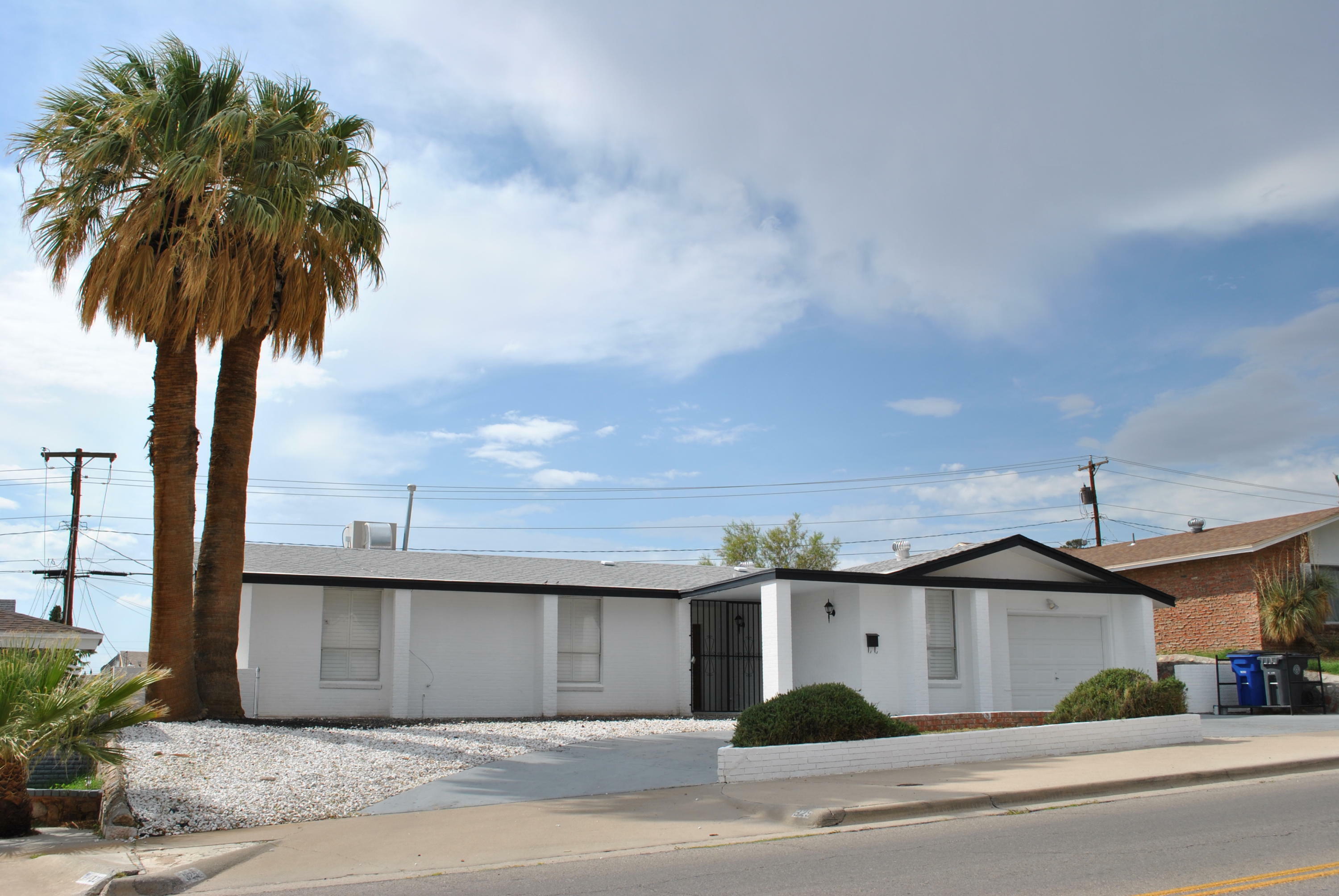 325 Thunderbird Drive  El Paso TX 79912 photo