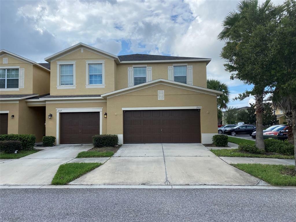 Property Photo: 2005 Hawks View Drive FL 33570