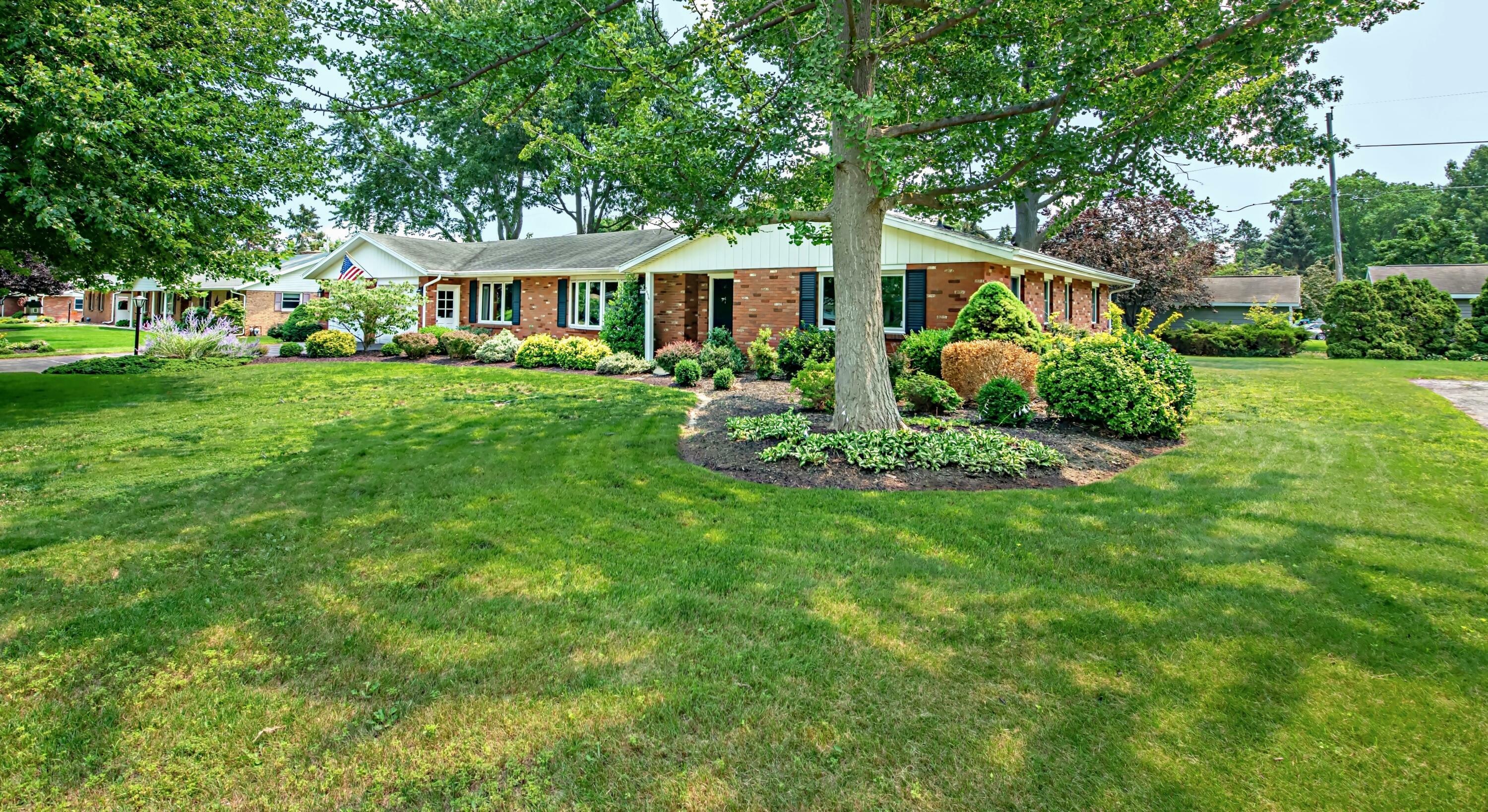 Property Photo:  2656 Lake Bluff Terrace  MI 49085 