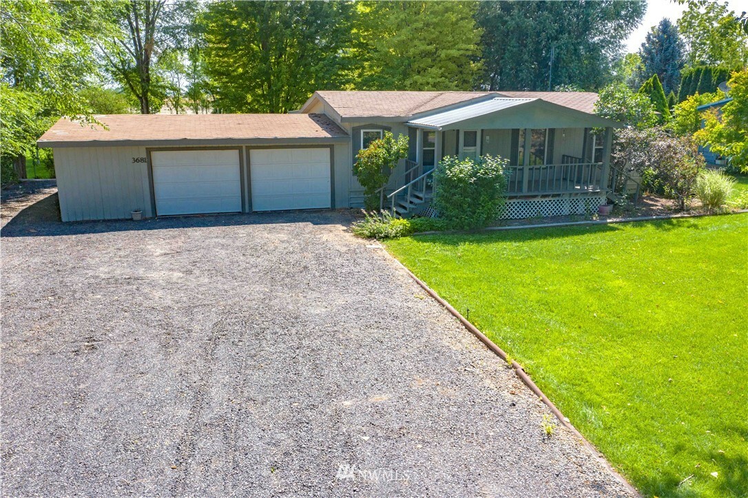 Property Photo:  3681 NE Road E  WA 98837 