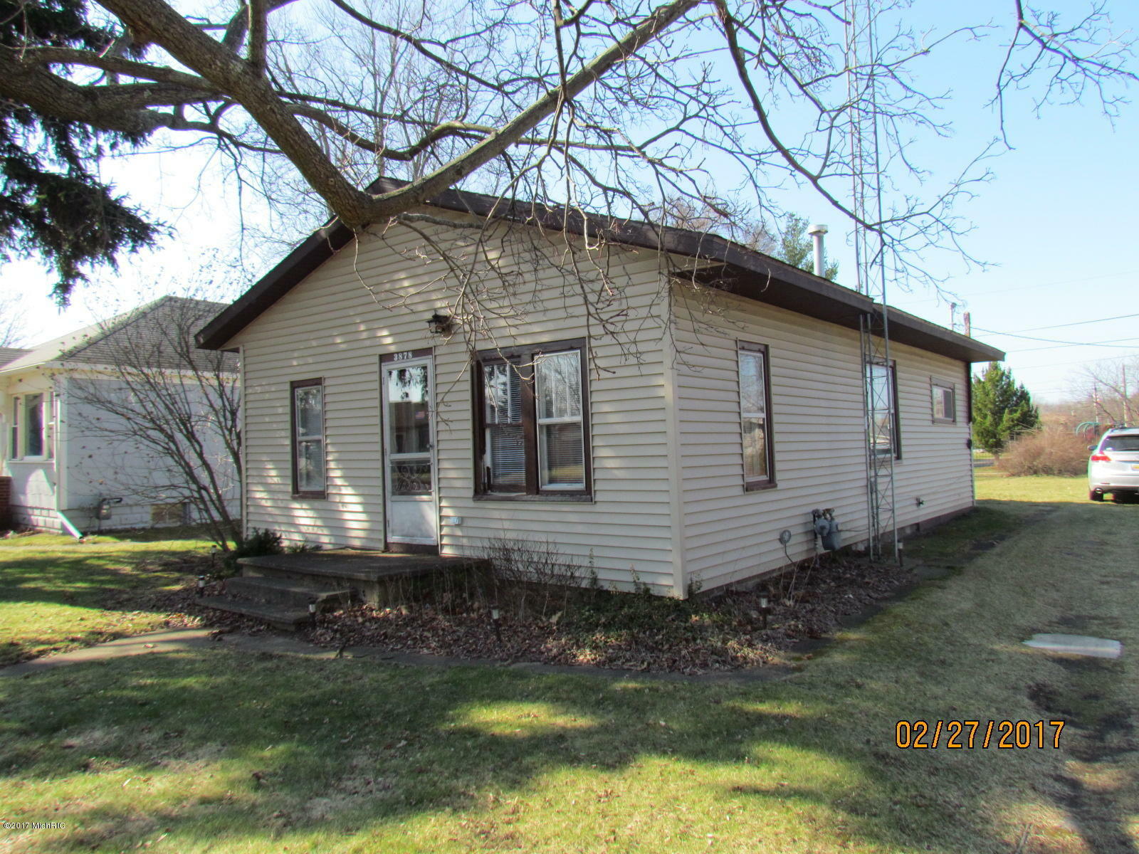 Property Photo:  3878 Main Street  MI 49084 