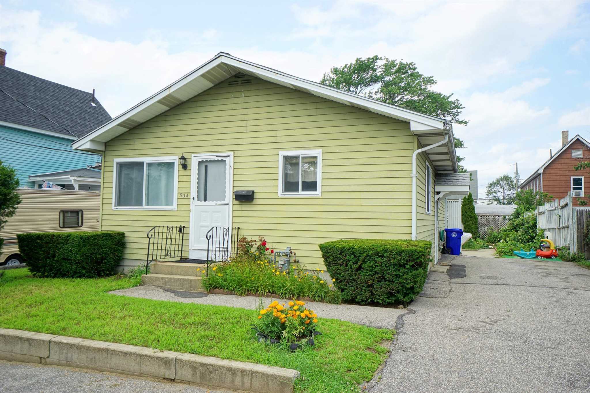 Property Photo:  534 Clay Street  NH 03103 