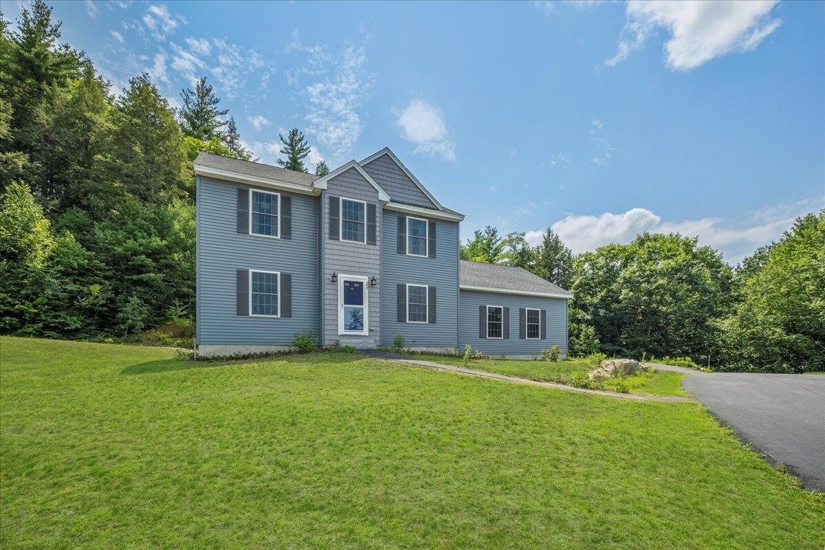 Property Photo:  20 Richfield Way  NH 03086 