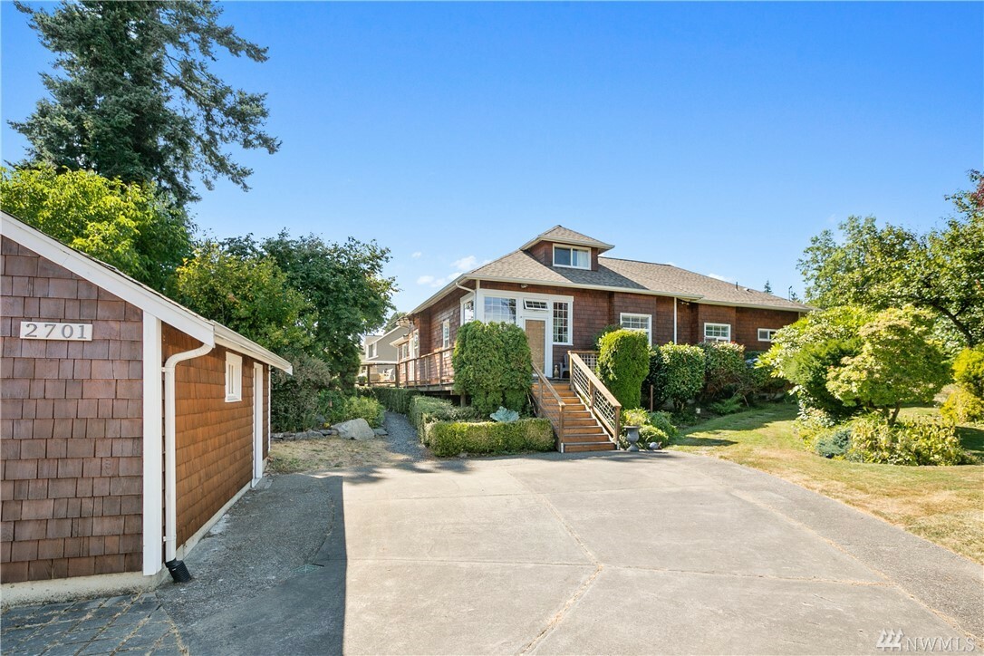 Property Photo: 2701 Sylvan St WA 98226