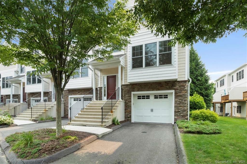 Property Photo:  1106 Woodland Hills Drive 1106  CT 06611 