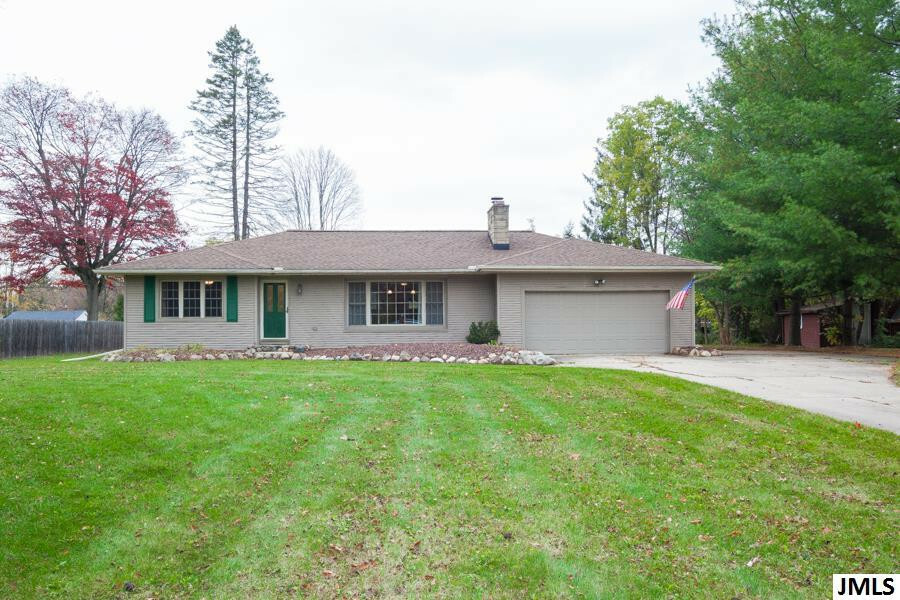 Property Photo:  2726 Golf Club Blvd  MI 49203 