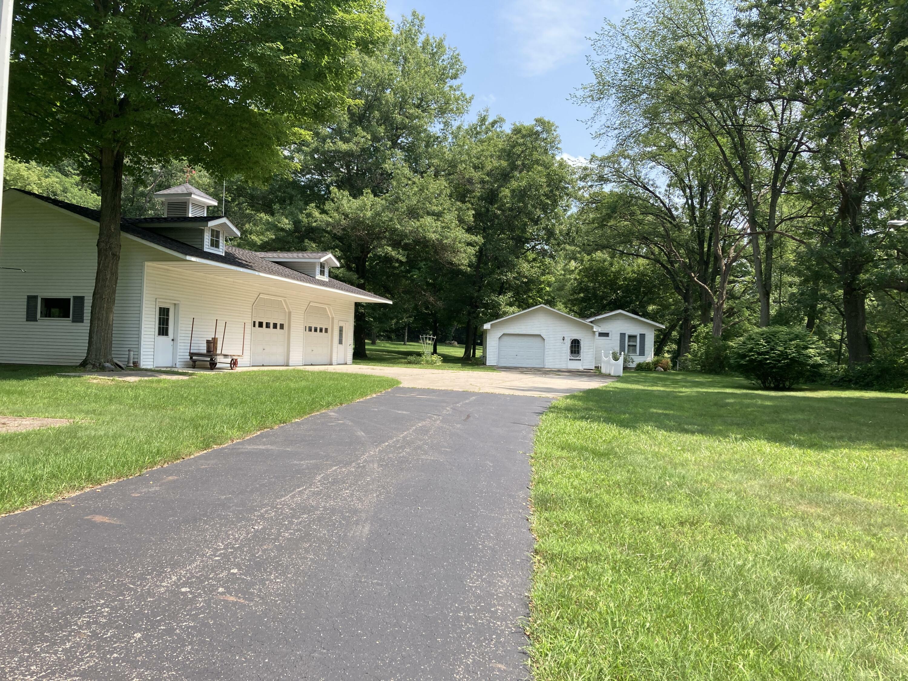 Property Photo:  750 N Airport Road  MI 49058 