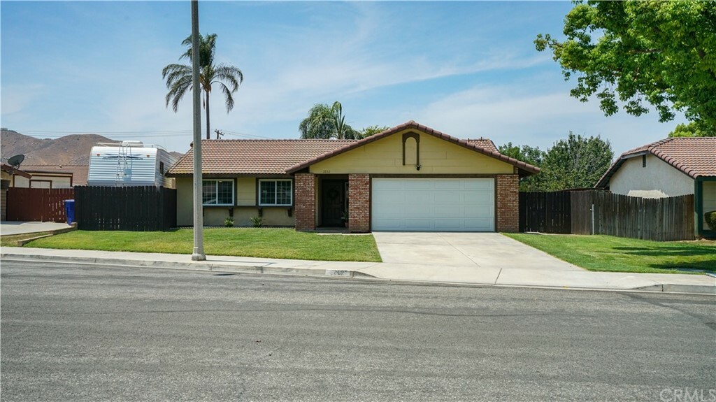 2852 Capricorn Circle  Riverside CA 92503 photo