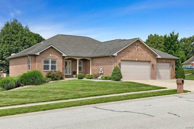Property Photo: 1140 Red Hawk Ridge Lane 62269