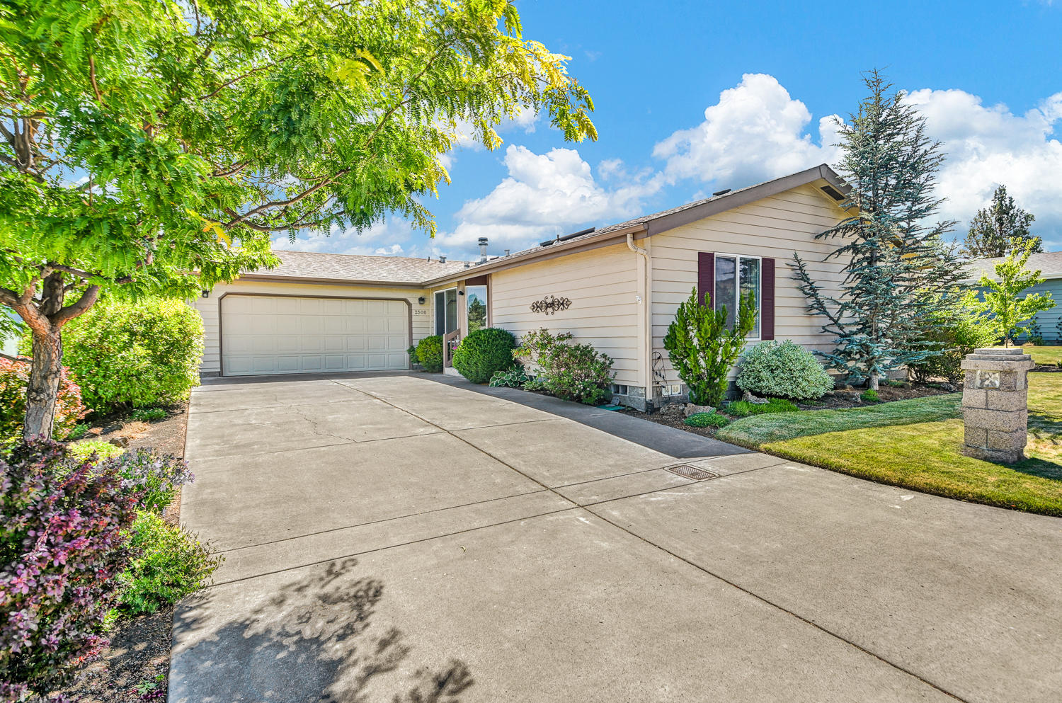 Property Photo:  2508 NE Buckwheat Court  OR 97701 