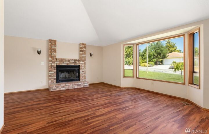 Property Photo:  1365 SW Looking Glass Lp  WA 98277 