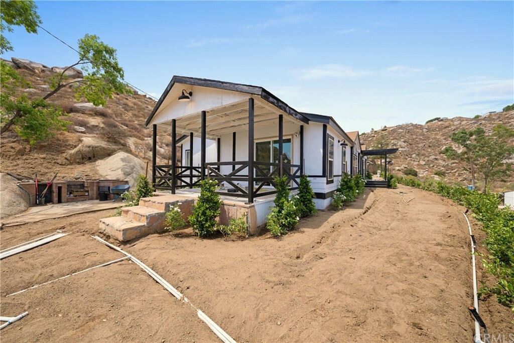 Property Photo:  25401 Echo Valley Road  CA 92548 