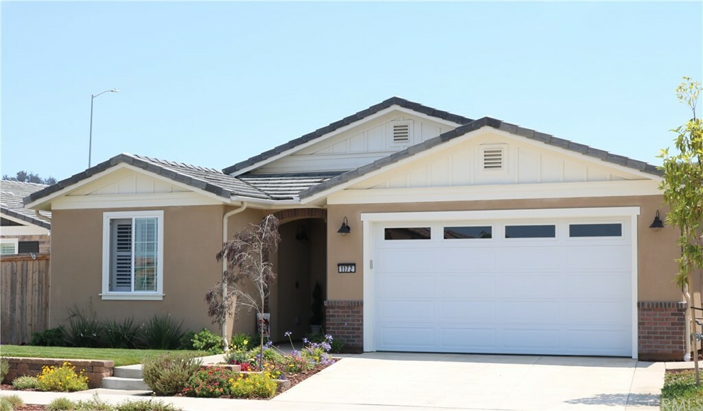 Property Photo:  1172 Grand Meadow Way  CA 93455 