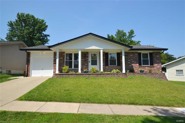 Property Photo: 713 Rockshire Drive 63026