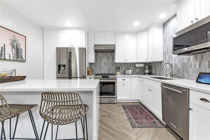 Property Photo: 3044 E Vista Street CA 90803