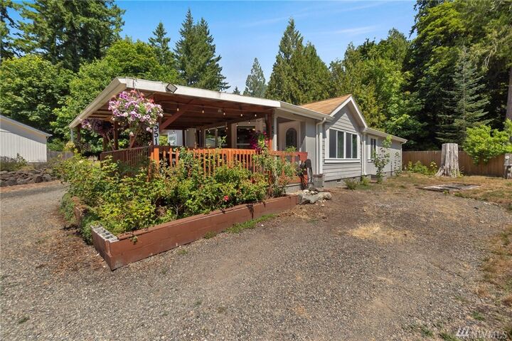 Property Photo: 551 E Wood Lane WA 98584