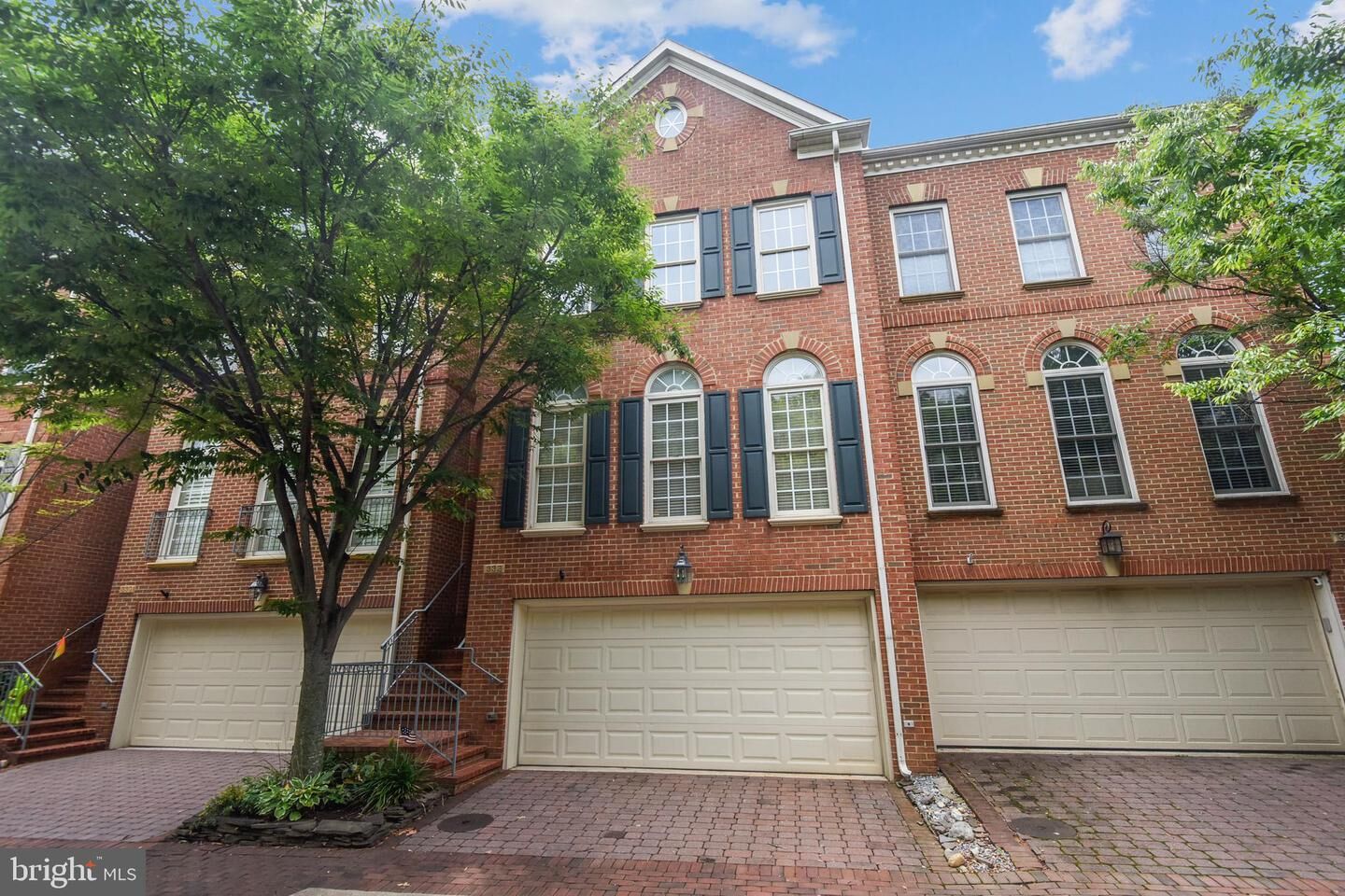 Property Photo:  332 Helmuth Lane  VA 22304 