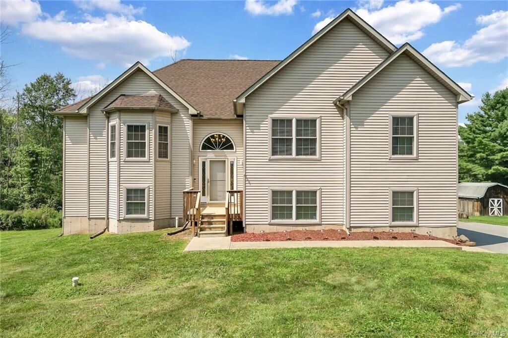 Property Photo:  15 Ledge Road  NY 10940 