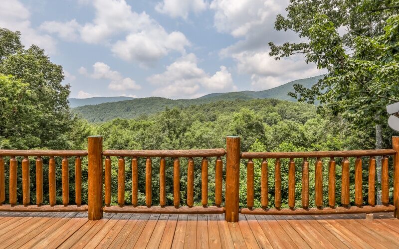 Property Photo:  1986 Laurel Trail  GA 30536 
